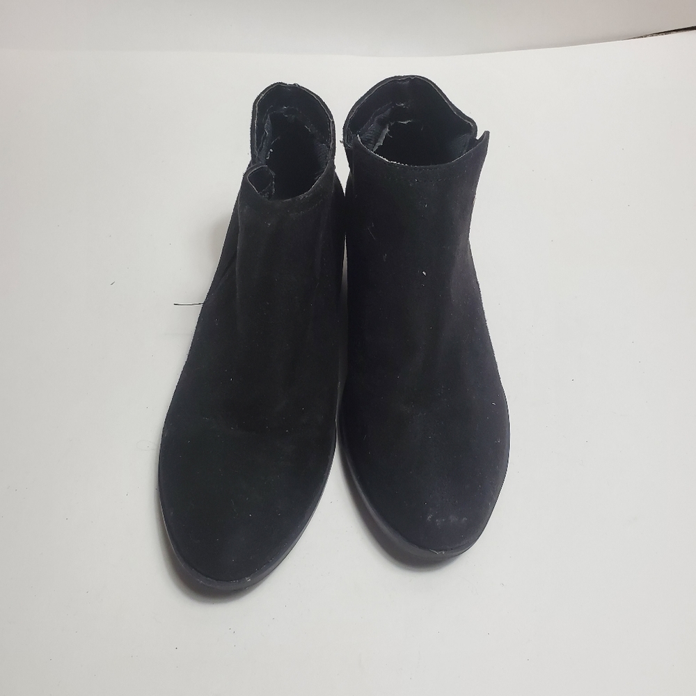 Zoe & Zac Black Ankle Boots Size 4.R4